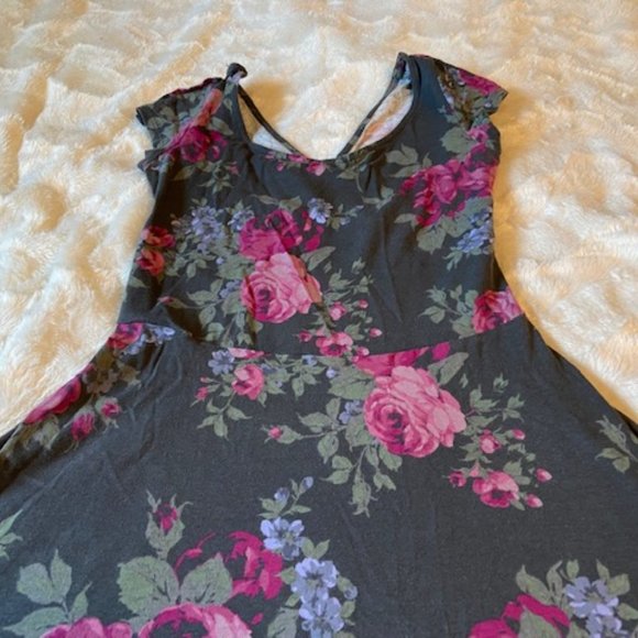 American Eagle Outfitter’s Floral Dress Ladies Size M - Picture 2 of 13